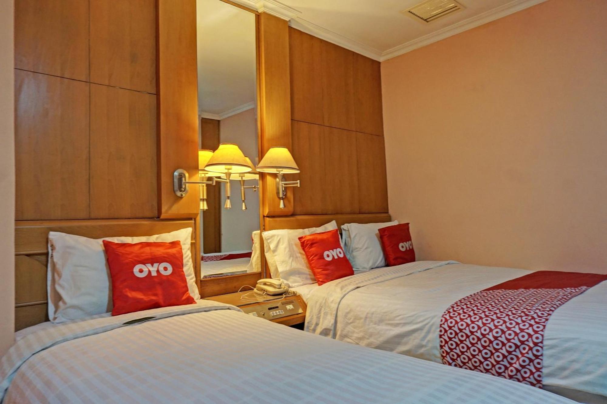 OYO 671 Hotel Capitol Jakarta Exterior foto